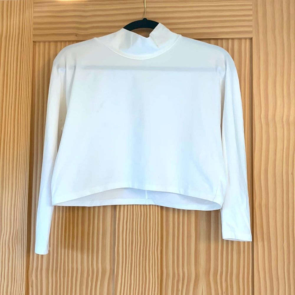 Wilfred XS mock neck crop stretchy white shirt